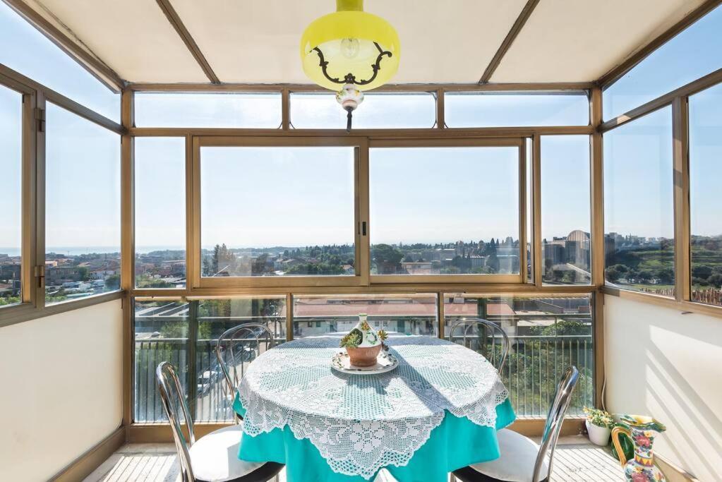 Top Floor Apartment Near Historic Fortino Katánie Exteriér fotografie