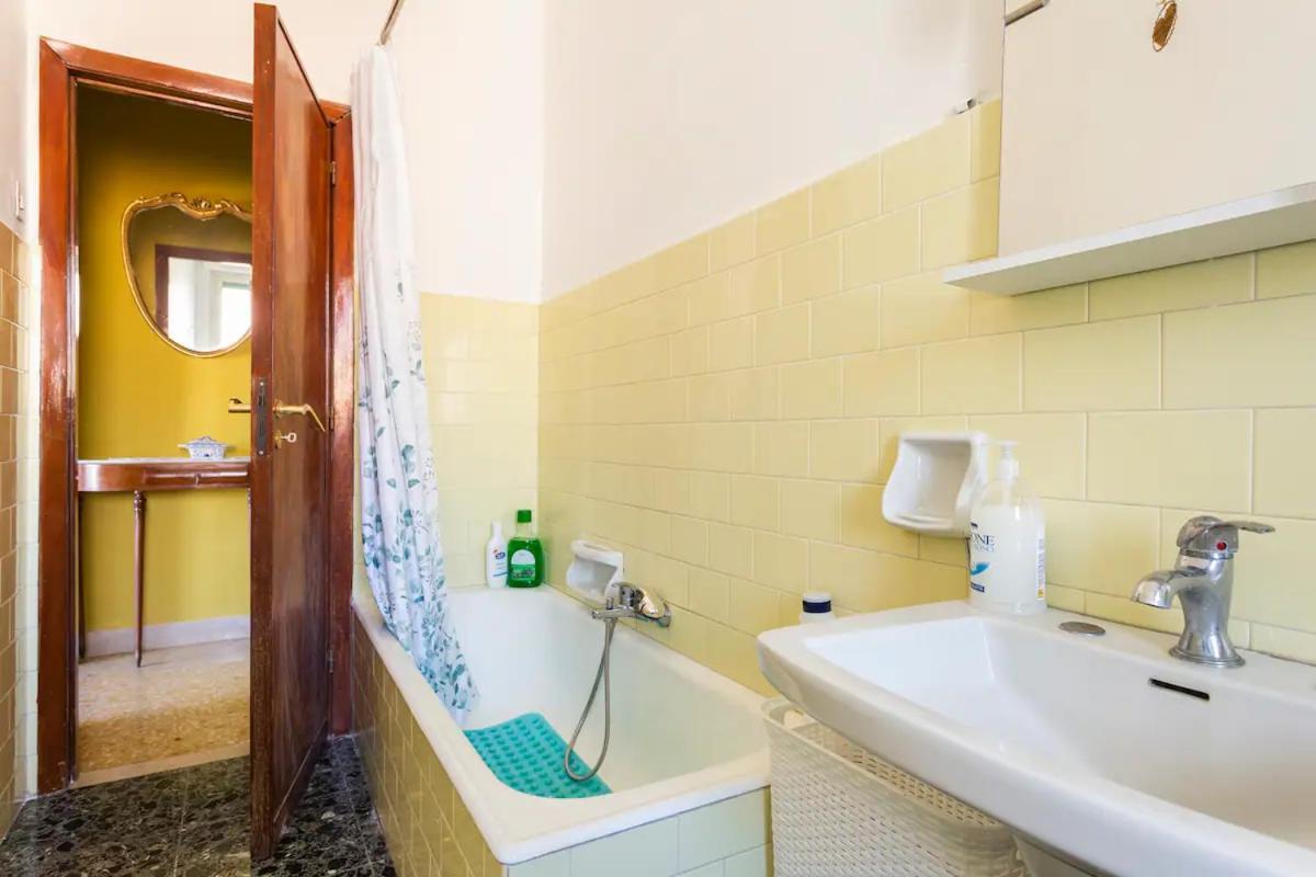 Top Floor Apartment Near Historic Fortino Katánie Exteriér fotografie