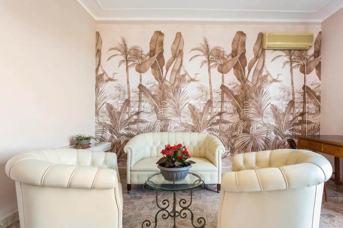 Top Floor Apartment Near Historic Fortino Katánie Exteriér fotografie